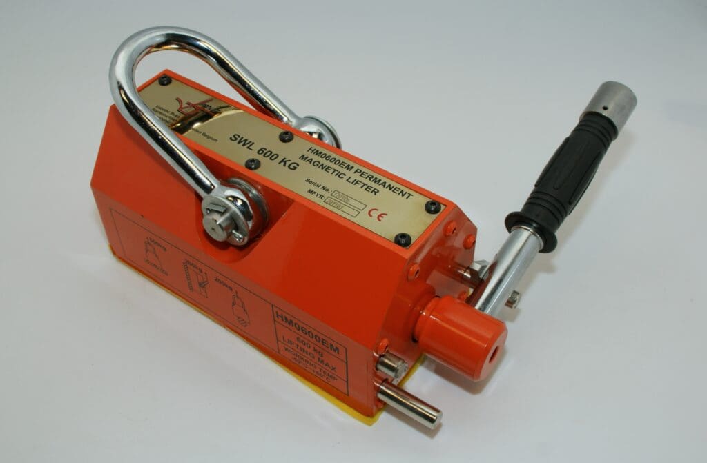 Hefmagneet: Permanente hefmagneet, met scharnierend oog 1500 Kg